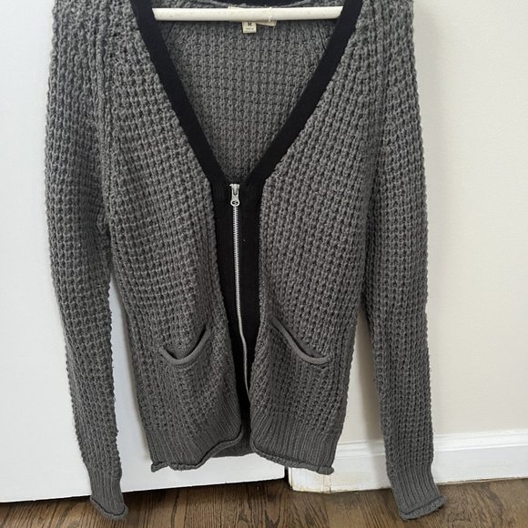 Gray Sweater with zipper - Picture 2 of 2